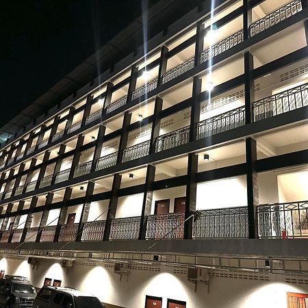 东京酒店 呵叻 外观 照片