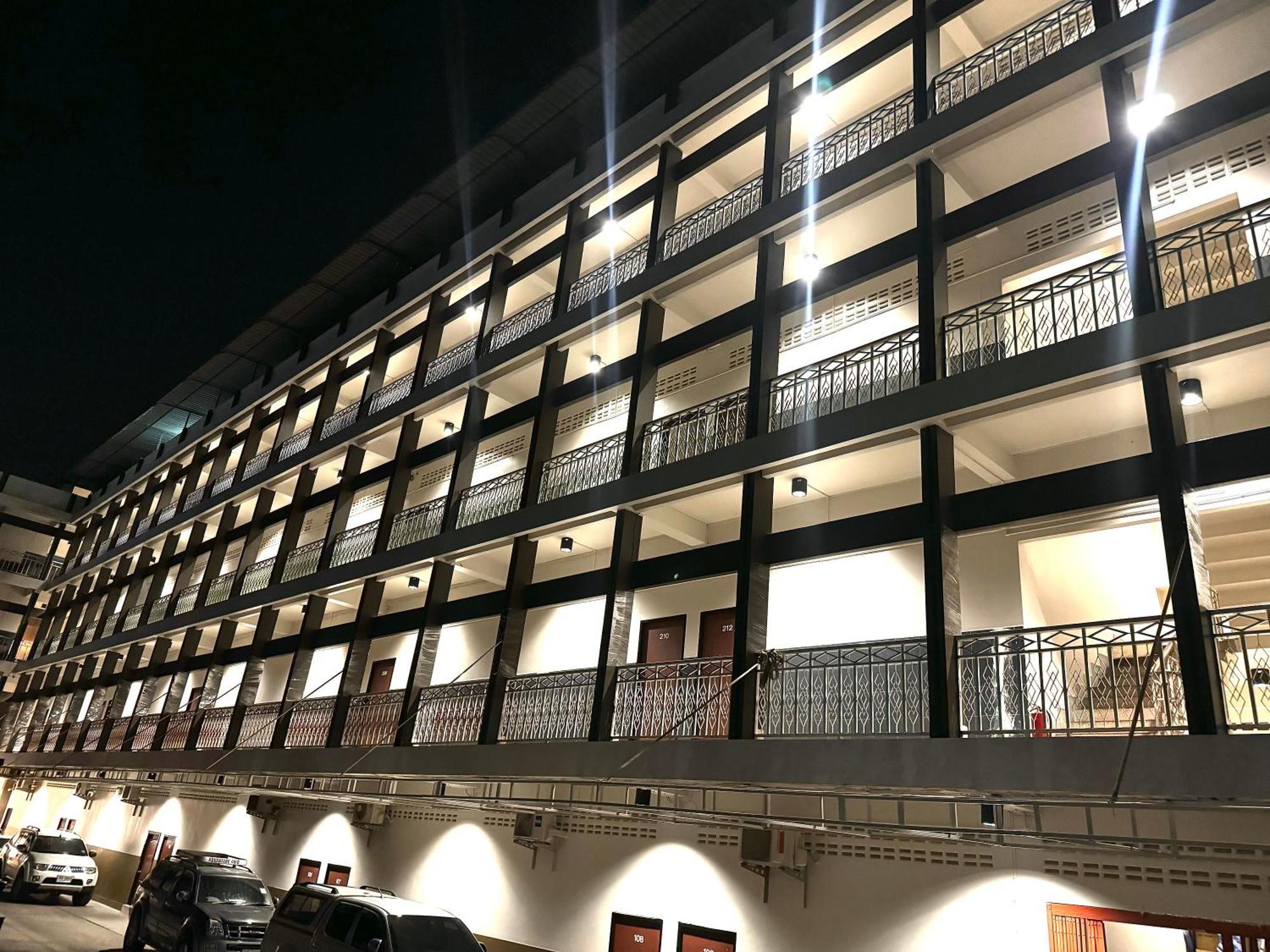 东京酒店 呵叻 外观 照片